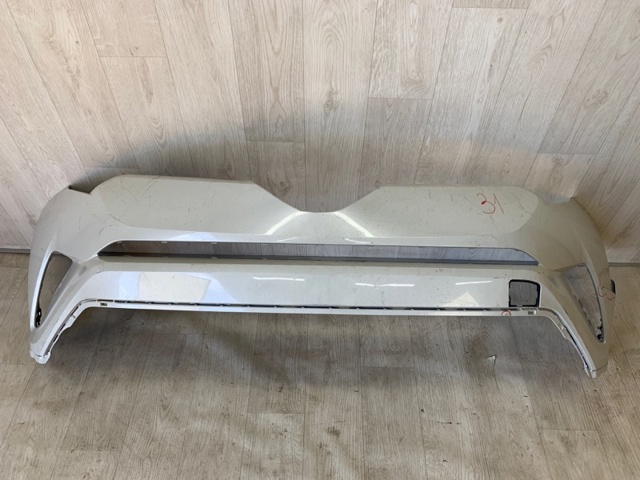 Бампер на авто 52119F4904 TOYOTA