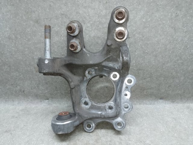 Цапфа (поворотный кулак) задний правый 52210STXA02 HONDA