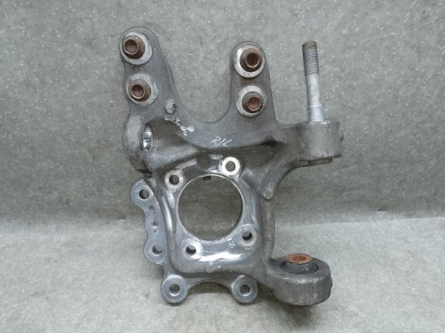 Цапфа (поворотный кулак) задний левый 52215STXA02 HONDA