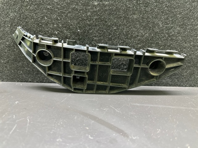 Крепление бампера 5253648011 TOYOTA