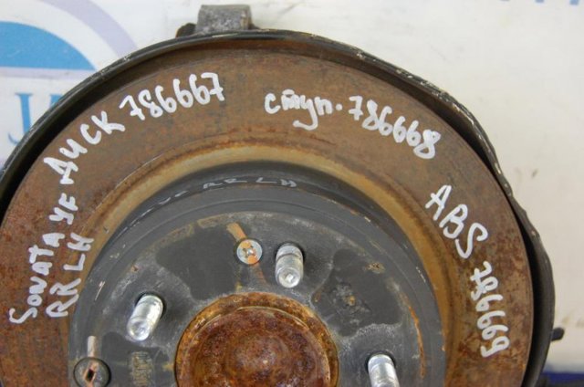 527103R100 HYUNDAI Цапфа (поворотный кулак) задний левый купить в Харьков