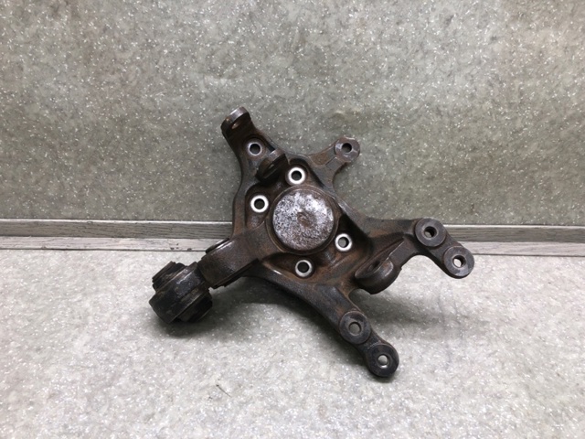 Цапфа поворотного кулака 527104C010 HYUNDAI