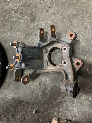 52720D3000 HYUNDAI Цапфа задняя правая купить в Кривой Рог