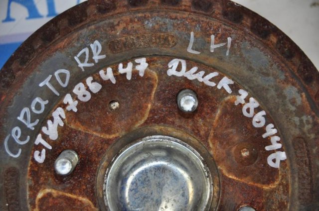 527502F010 HYUNDAI Цапфа задняя левая купить в Львов