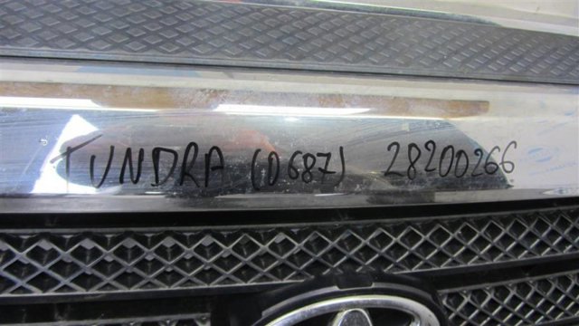 Решетка радиатора Toyota Tundra K5, K6