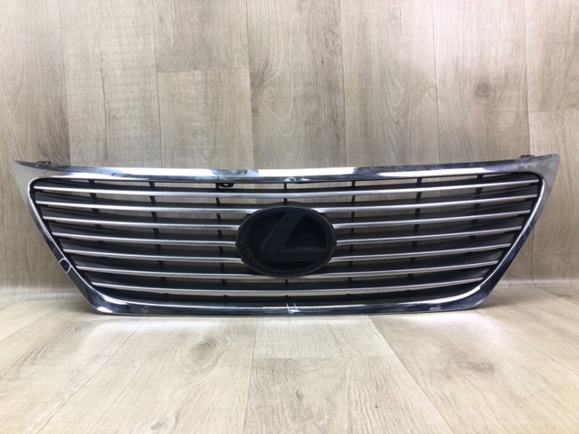Решетка на бампер 5311250120 TOYOTA