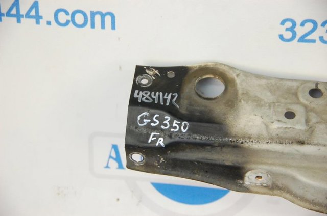 TOYOTA 5320530102 Верхняя рамка радиатора в наличии Ужгород