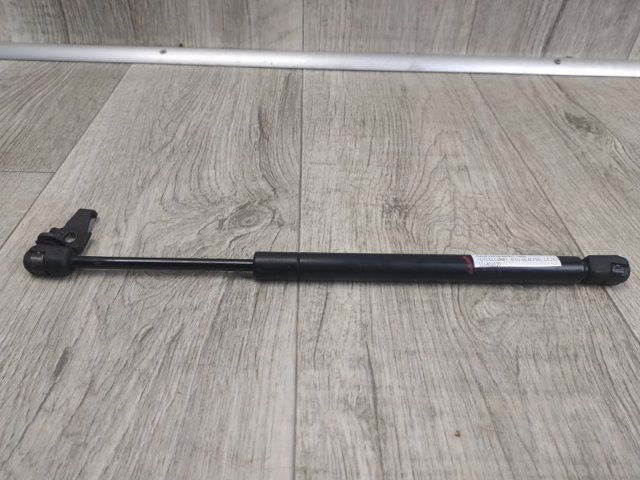 Опора капота правая 5344069045 TOYOTA
