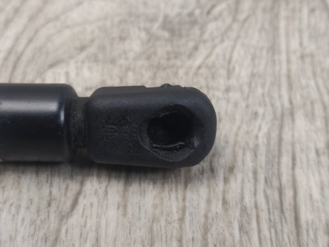TOYOTA 5344069045 Амортизатор капота правый в наличии Ужгород