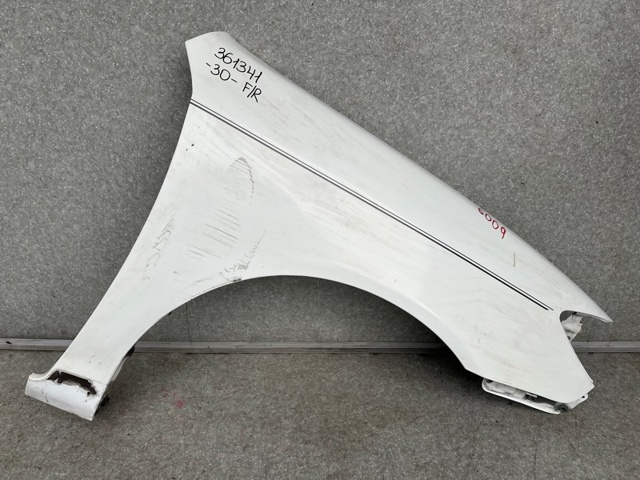 Переднее правое крыло 53801AA020 TOYOTA