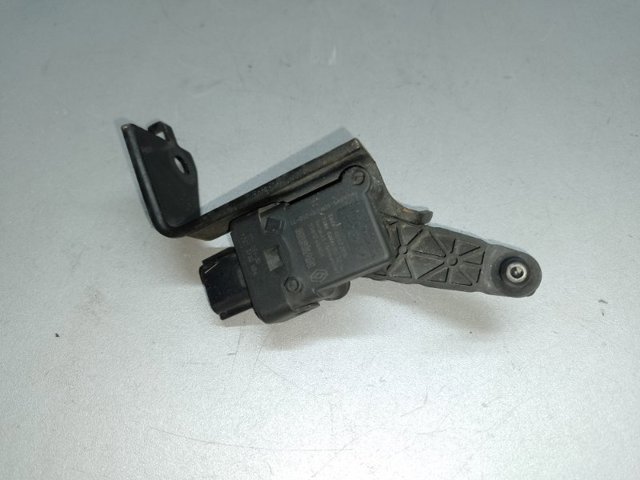 Задний датчик положения кузова 538204BA0A NISSAN
