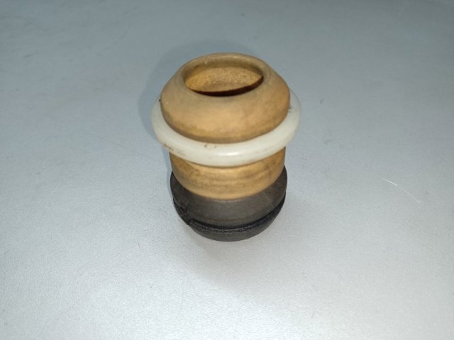 Буфер-отбойник амортизатора переднего + пыльник Ниссан Жук NMUK