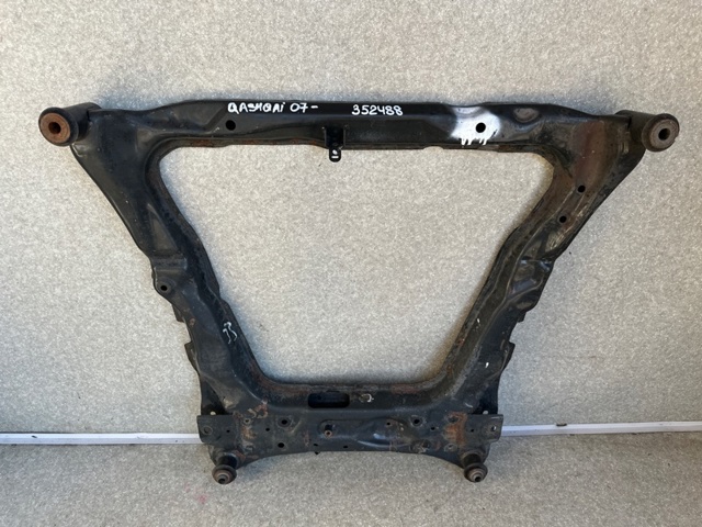 Подрамник передней подвески 54400BB00A NISSAN