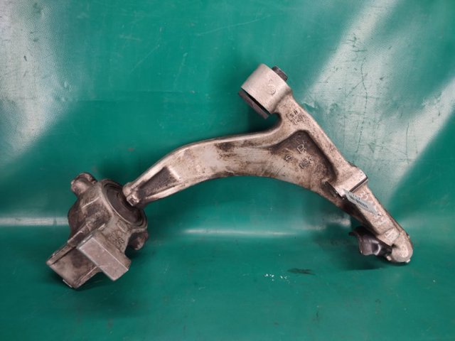 Рычаг передней подвески нижний, правый 545001CA0C NISSAN