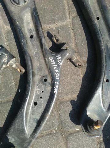 Нижний правый рычаг передней подвески 545004CA0A NISSAN