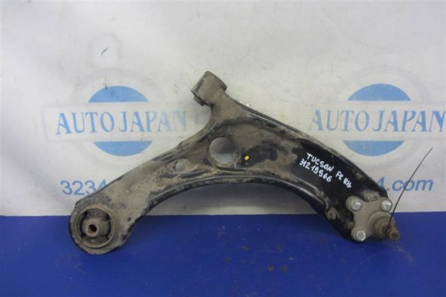 Правый рычаг передней нижней подвески 54501D7000 HYUNDAI