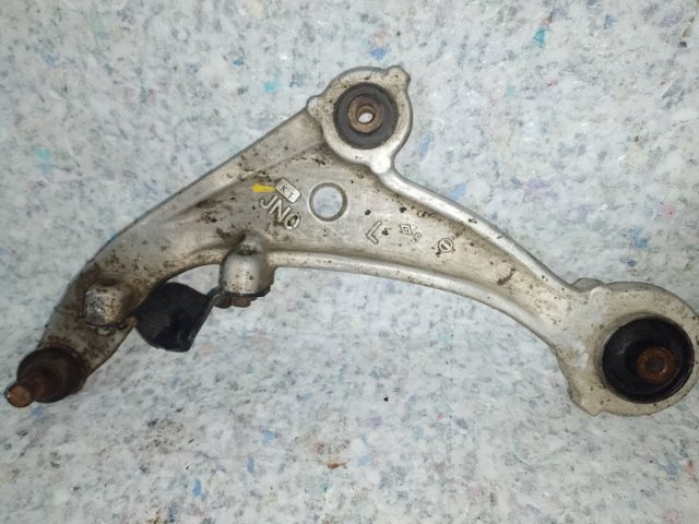 Рычаг передней подвески нижний левый 54501JA00B NISSAN