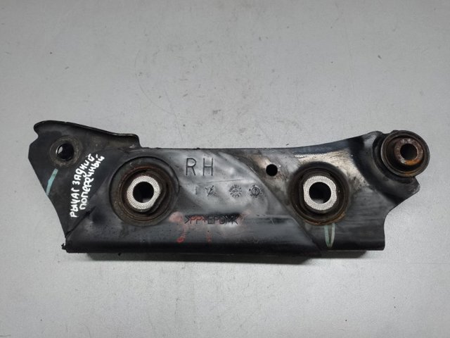 Балансир задний нижний, правый 551A05NA0A NISSAN