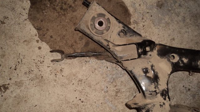 551A0JN00A Тяга поперечная задней подвески купить Ирпень