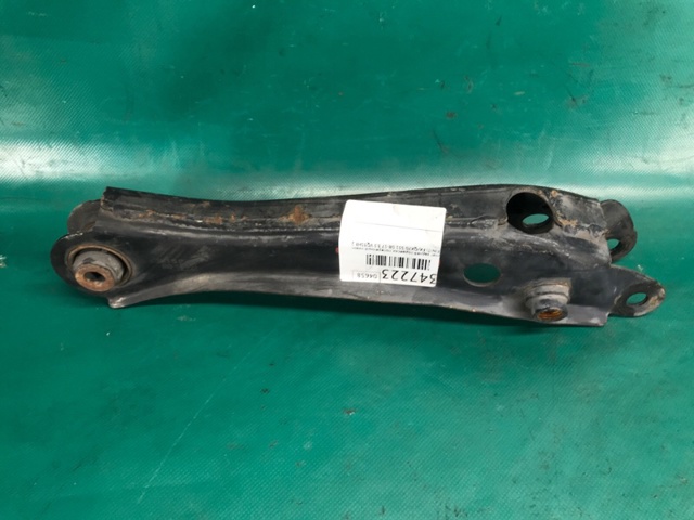 Балансир задний левый 551A11BA0A NISSAN