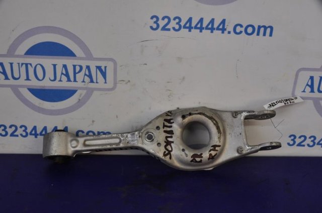 Рычаг задней подвески нижний, правый 552203Q110 HYUNDAI