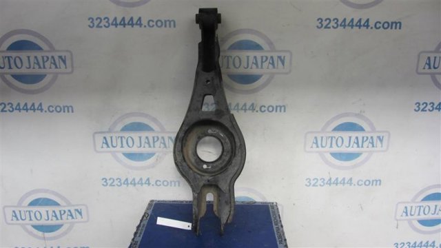 Рычаг задней подвески нижний, правый 55220C2100 HYUNDAI
