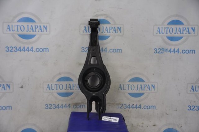 55220C2110 HYUNDAI Рычаг задней подвески нижний правый купить в Чернигов