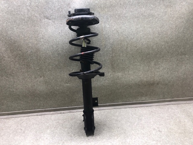 Стойка задняя, левая 553038H600 NISSAN