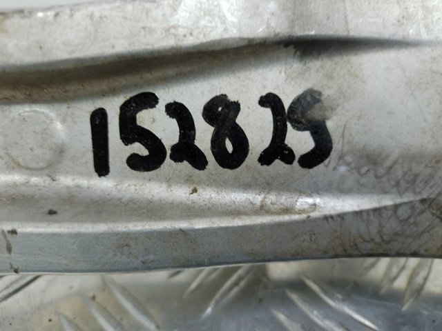 Цапфа (поворотный кулак) задний правый 555011MA0C NISSAN