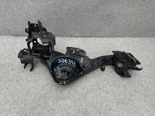 Цапфа поворотного кулака 555024BA0A NISSAN