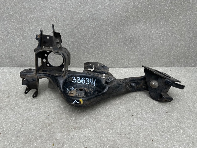 NISSAN 555024BA0A Цапфа (поворотный кулак) задний левый в наличии Днепр