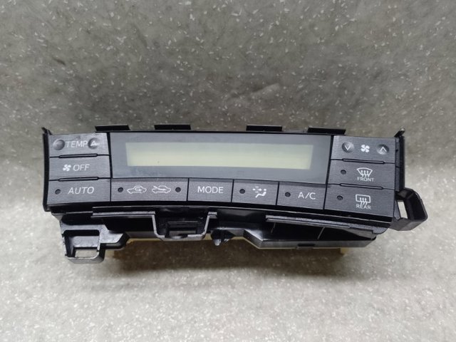 Блок управления печкой Toyota Prius
