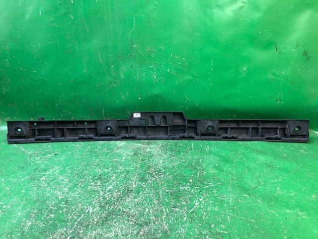 561807863A VAG Кронштейн бампера заднего центральный купить в Николаев