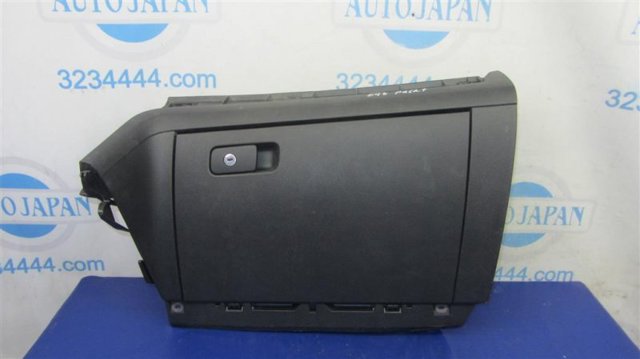 Перчаточный ящик 561857101B82V VAG