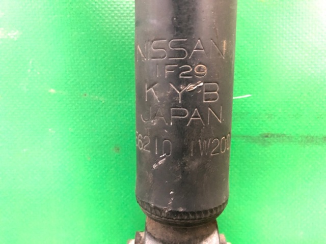 562000W025 NISSAN Амортизатор задний купить в Киев