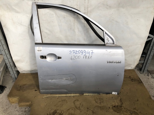 Пассажирская передняя дверь 5700A176 MITSUBISHI
