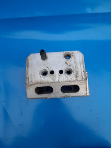 Кронштейн усилителя переднего бампера 5701347040 TOYOTA