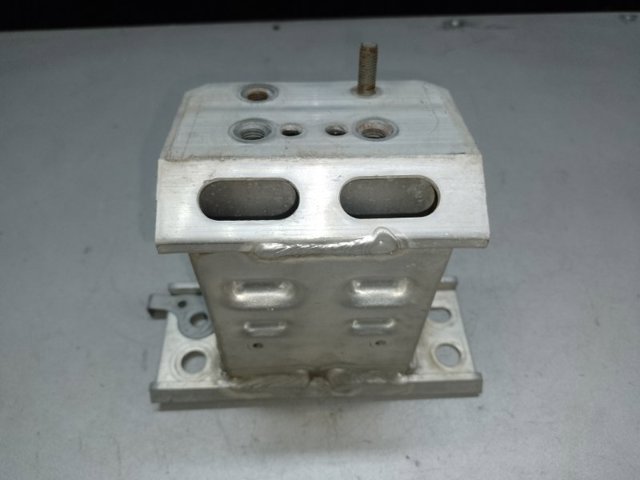 5701447040 TOYOTA Кронштейн усилителя переднего бампера купить в Киев
