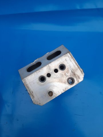 TOYOTA 5701447040 Кронштейн усилителя переднего бампера в наличии Харьков