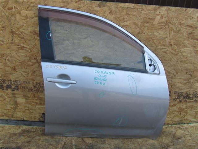 Стекло двери передней правой 5706A008 MITSUBISHI