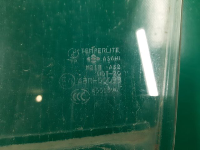 MITSUBISHI 5706A008 Стекло двери передней правой в наличии Кривой Рог