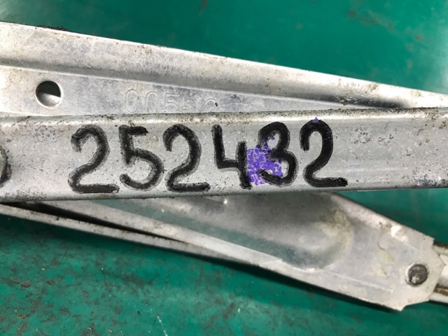 5713A414 MITSUBISHI Мотор стеклоподъемника двери передней правой купить в Житомир