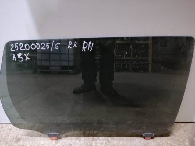Стекло задней правой двери 5736A254 MITSUBISHI