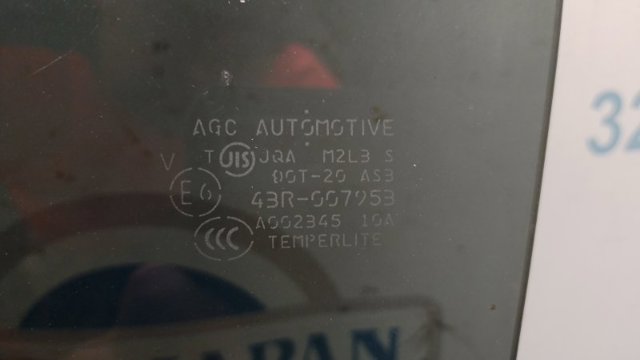 5736A329 MITSUBISHI Стекло двери задней левой купить в Ровно