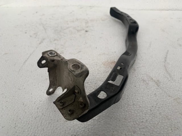 Крепление бампера 57707AG22A SUBARU