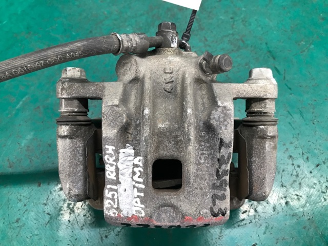 Тормозной суппорт правый задний 582302T600 HYUNDAI
