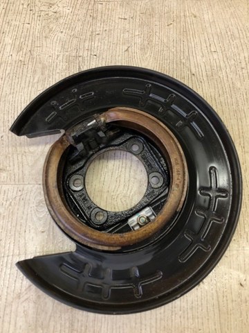Пыльник тормозного диска заднего правый 58270C1100 HYUNDAI