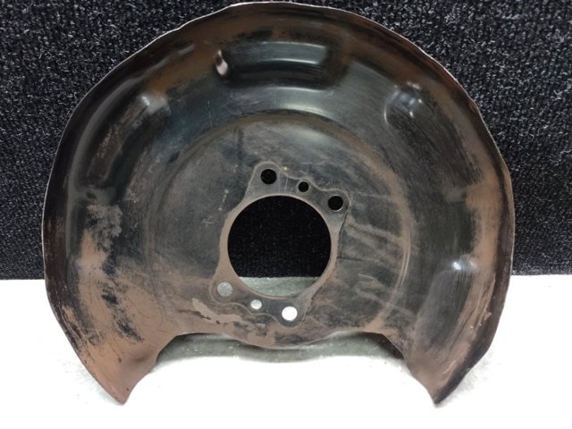 Кожух тормозного диска заднего левый 583901R000 HYUNDAI