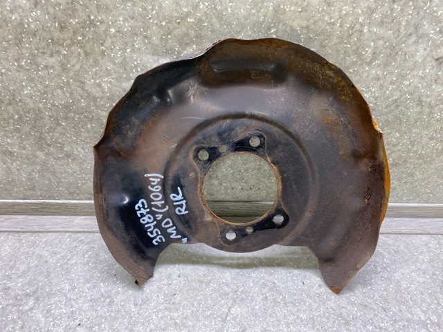 Пыльник тормозного диска заднего правый 583903X100 HYUNDAI