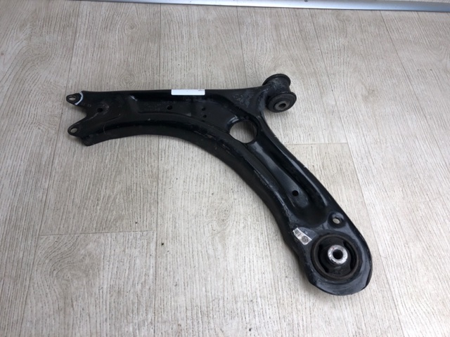 Рычаг передний нижний левый 5C0407151D VAG